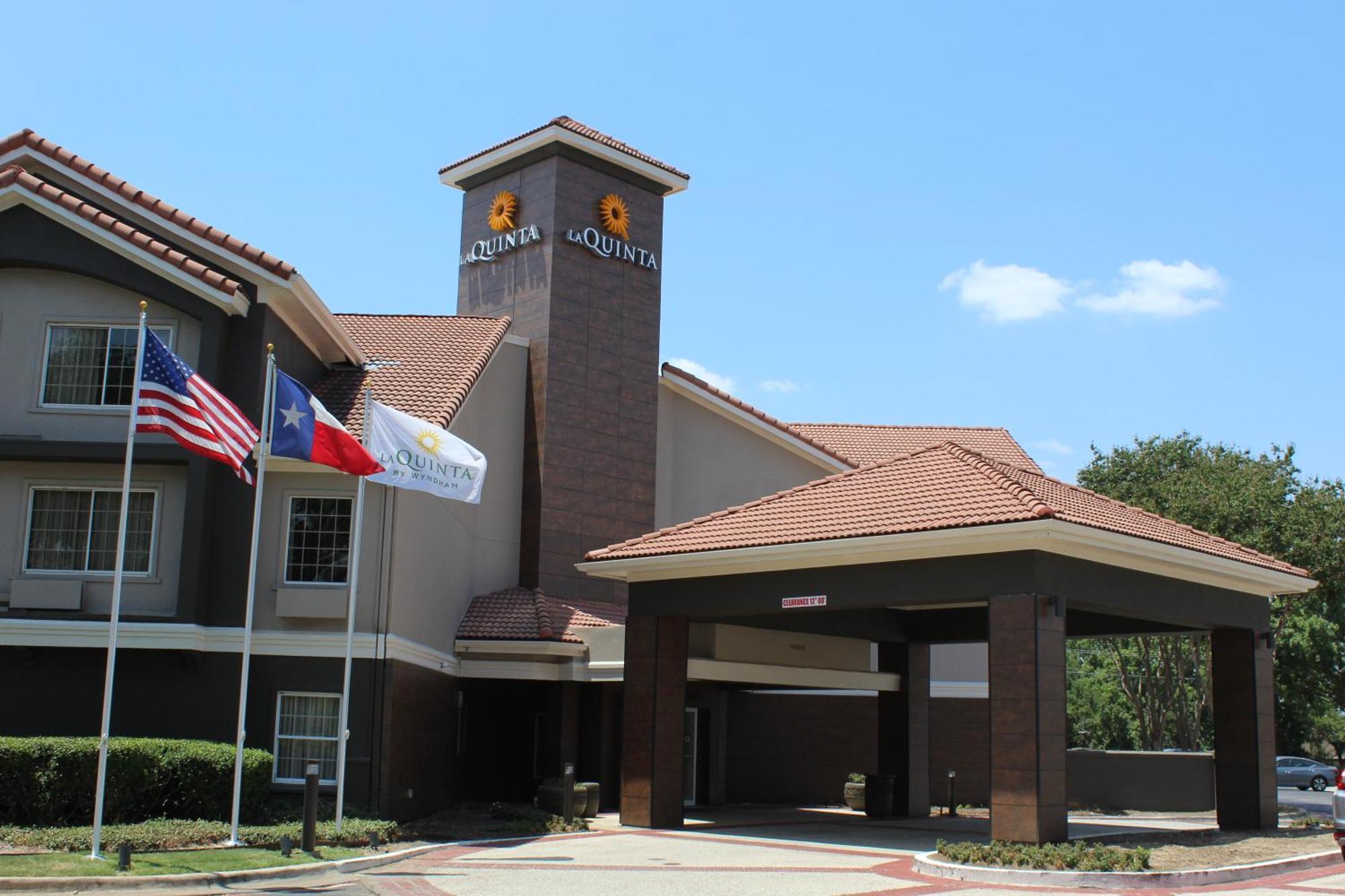 La Quinta By Wyndham Dallas - Addison Galleria Exterior foto