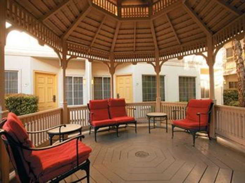 La Quinta By Wyndham Dallas - Addison Galleria Exterior foto
